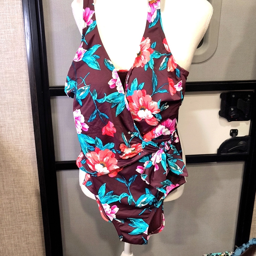Embrace Your Curves In Small,  adjustable strapped one piece, EUC